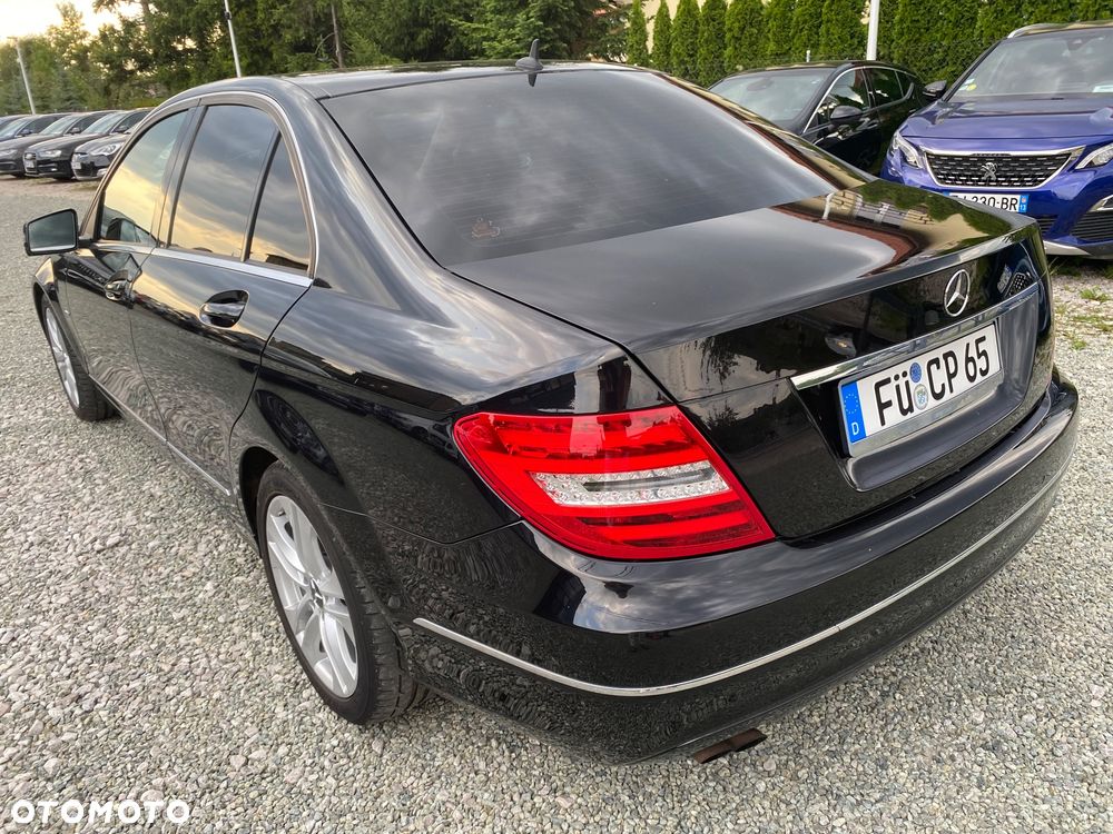 Mercedes-Benz Klasa C 180 CGI Automatik BlueEFFICIENCY Avantgarde - 13