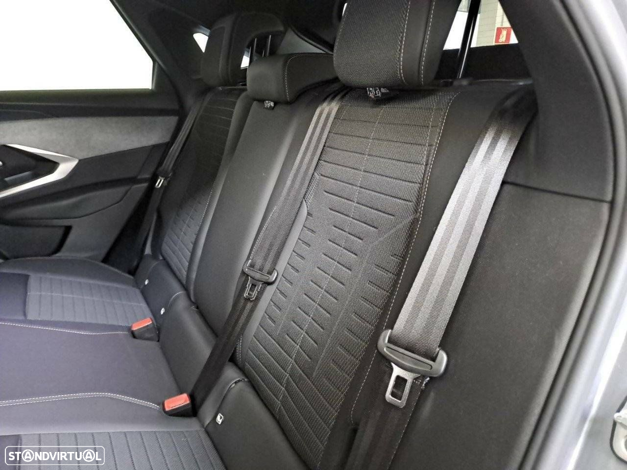 Peugeot 3008 1.2 Hybrid Allure e-DCS6 - 10