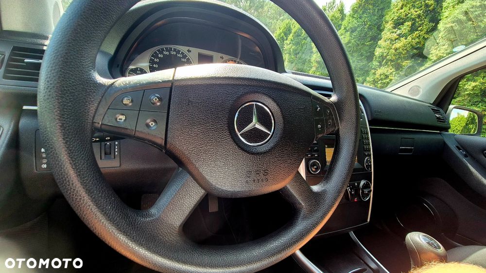 Mercedes-Benz Klasa B 180 CDI - 16