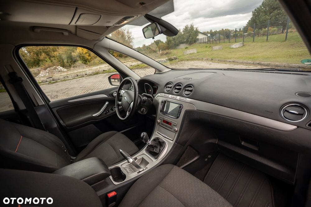 Ford Galaxy 2.0 TDCi DPF Ghia - 19