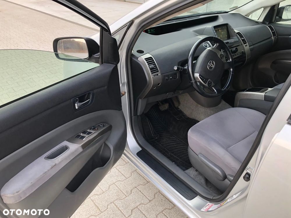 Toyota Prius 1.5 VVT-i Sol - 9