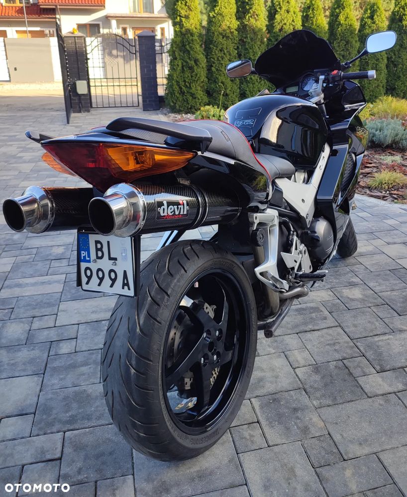 Honda VFR - 6