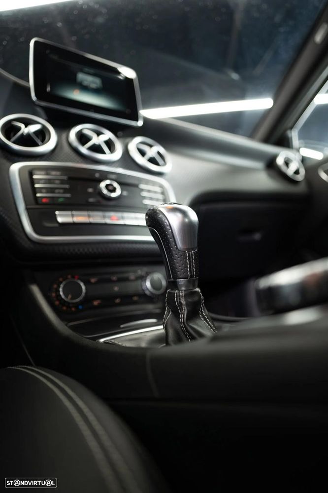 Mercedes-Benz A 180 - 40