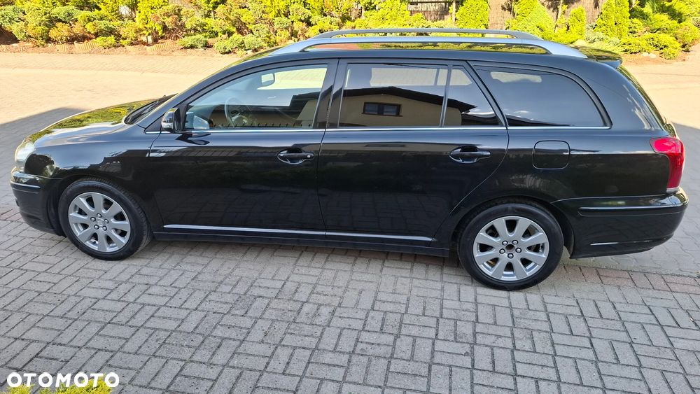 Toyota Avensis 1.8 VVT-i Sol Premium - 2