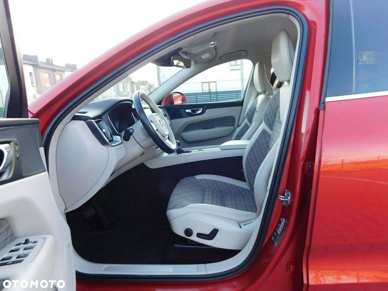 Volvo XC 60 D4 Momentum Pro - 6