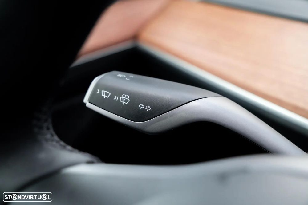 Tesla Model Y Performance Dual Motor AWD - 15