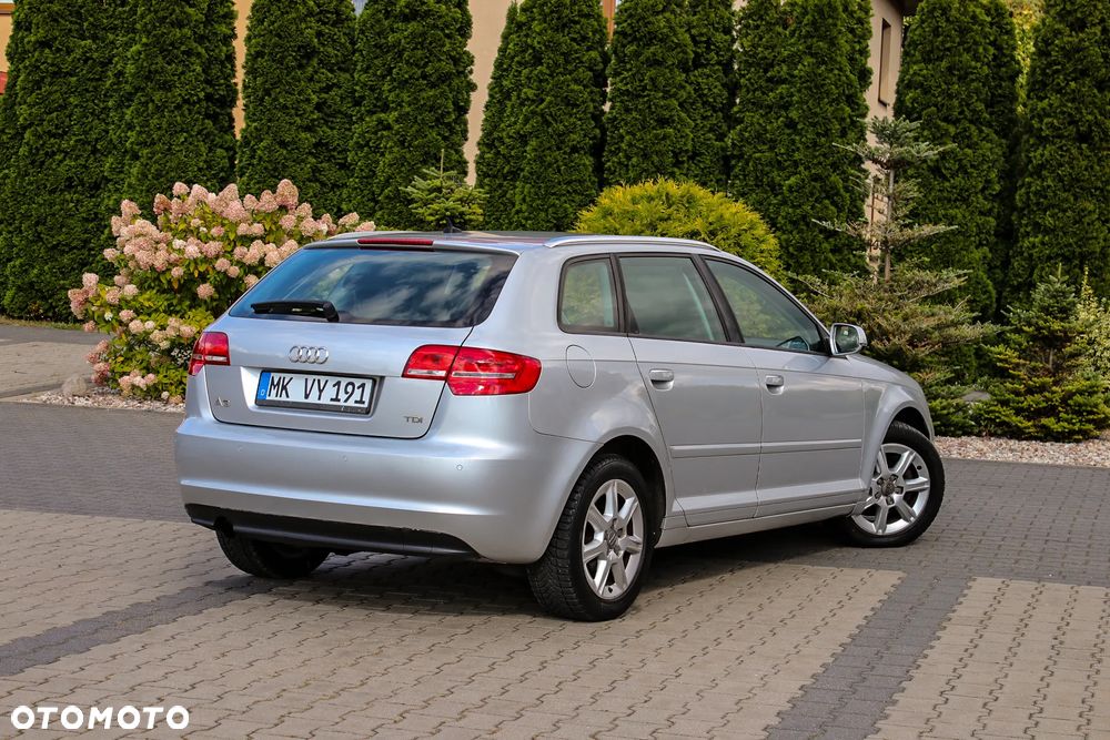 Audi A3 Sportback 2.0 TDI DPF (DSG) S tronic Ambiente - 8