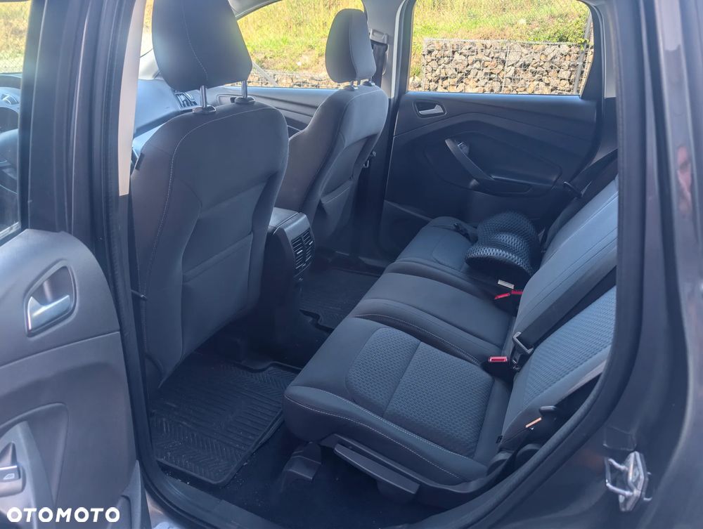 Ford Kuga 2.0 TDCi AWD Titanium - 2