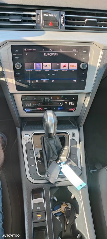 Volkswagen Passat 2.0 TDI SCR DSG Conceptline - 8