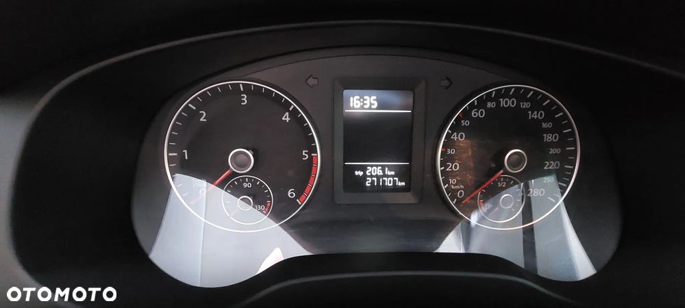 Volkswagen Jetta 1.6 TDI Trendline - 13