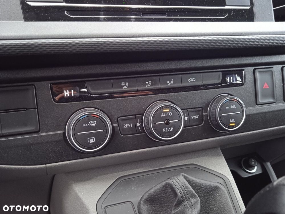 Volkswagen Caravelle - 20