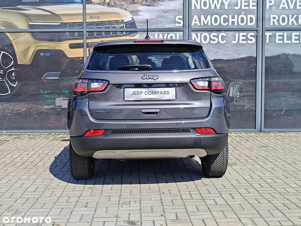 Jeep Compass - 4