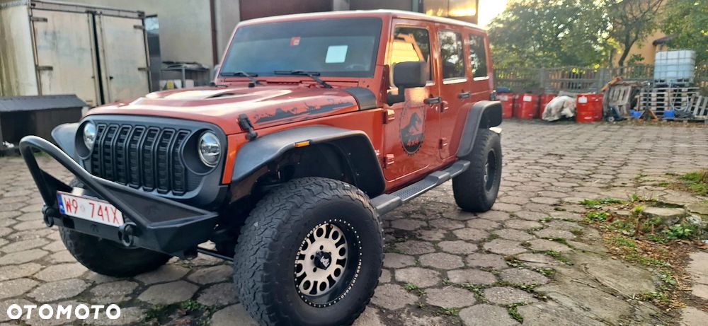 Jeep Wrangler Unlimited 3.8 Sahara - 24