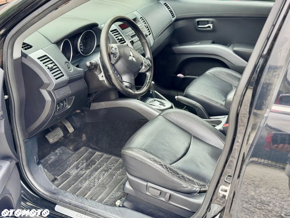 Mitsubishi Outlander 2.4 4WD CVT Intense - 20