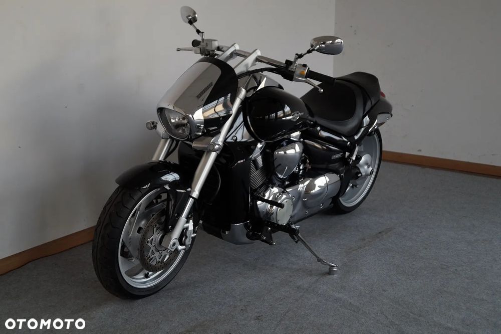 Suzuki Intruder - 3