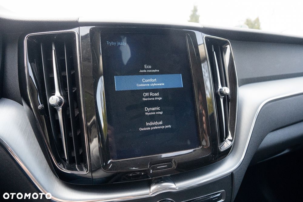 Volvo XC 60 D4 AWD Geartronic Momentum - 19