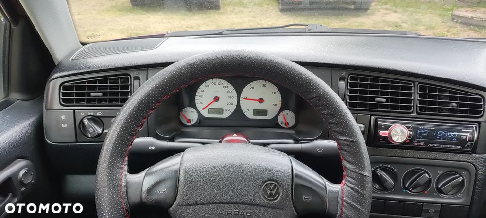 Volkswagen Golf - 9