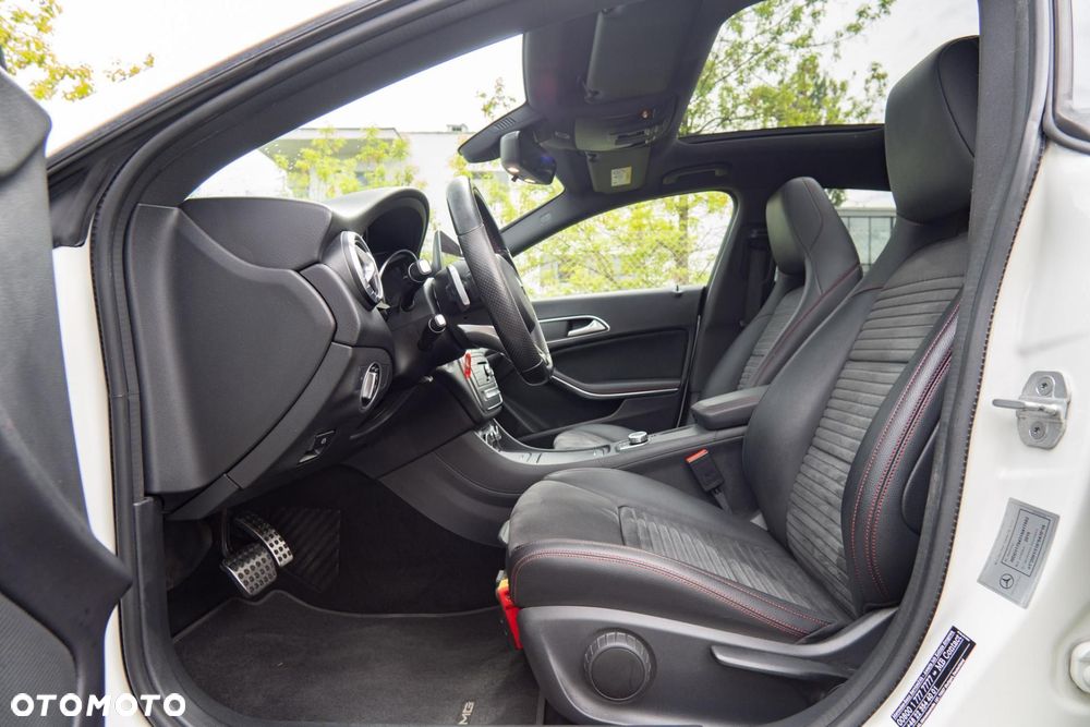 Mercedes-Benz CLA - 14