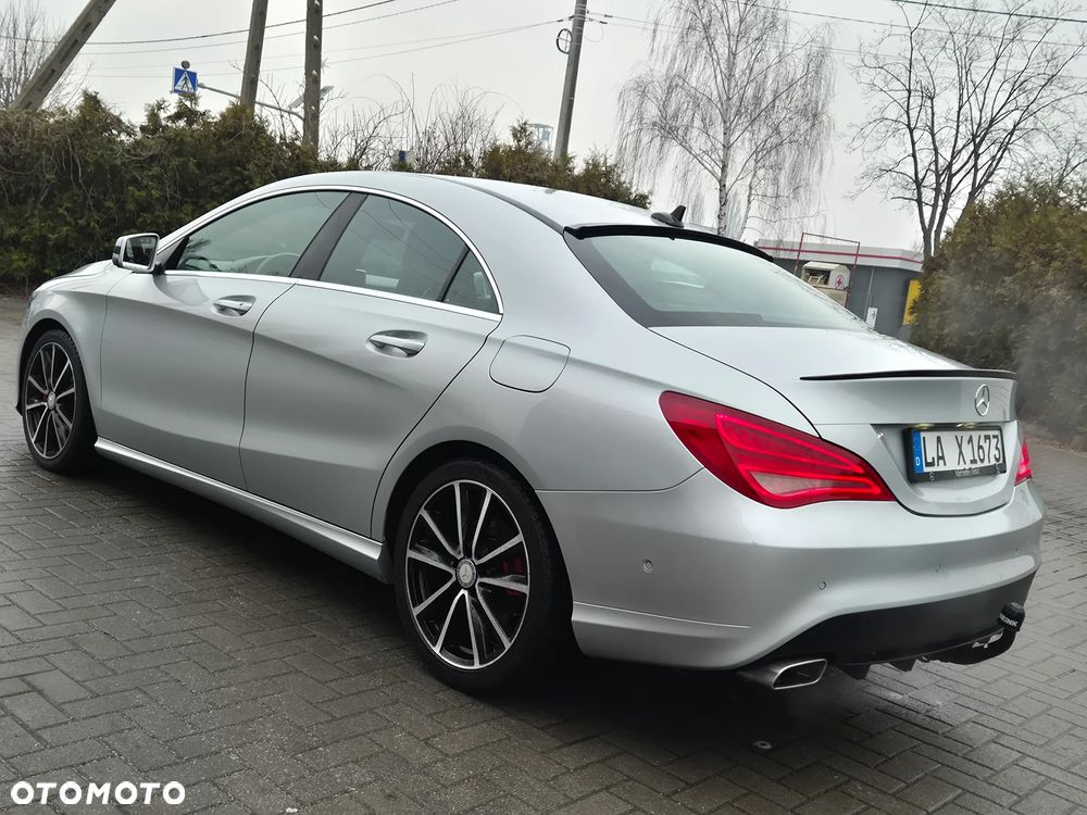 Mercedes-Benz CLA 180 AMG Line - 9