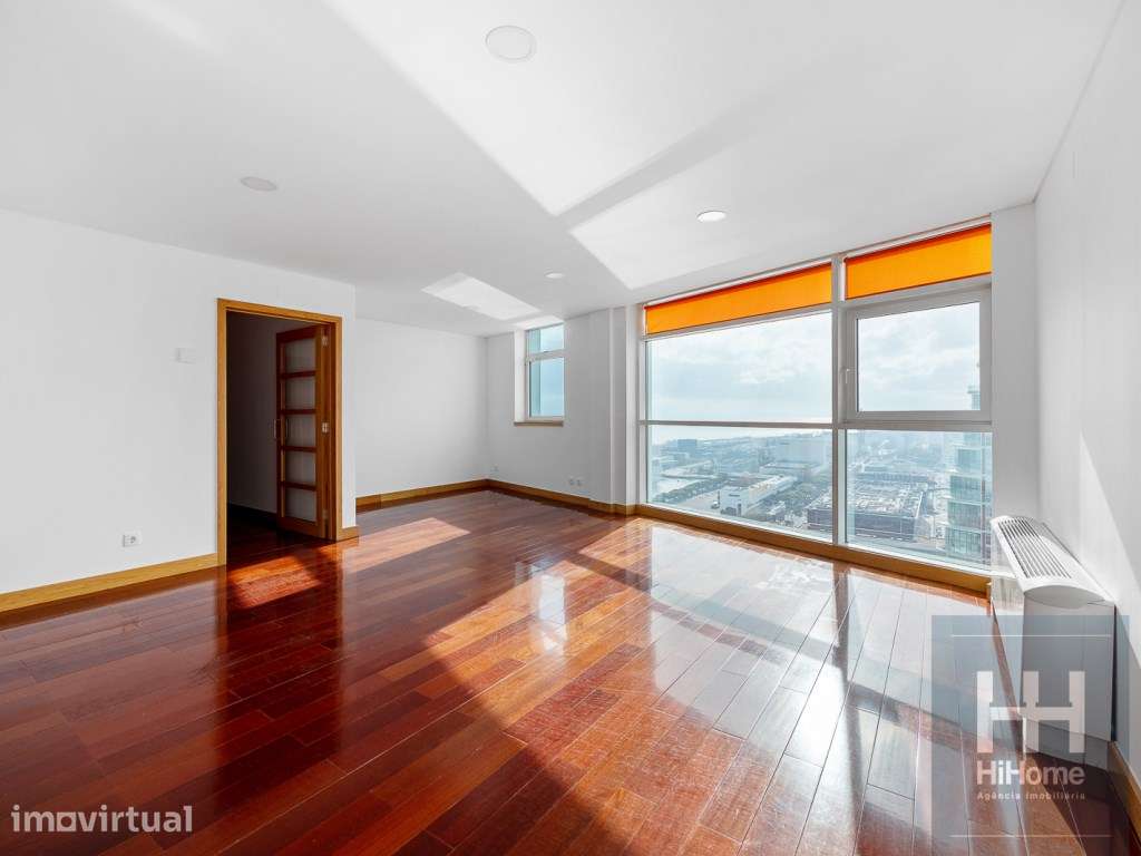 T2 Duplex com Vista Infinita na Torre de São Rafael em Lisboa - Grande imagem: 5/28