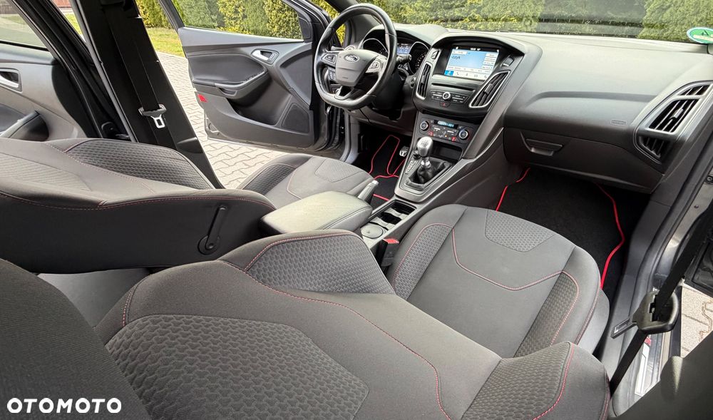 Ford Focus - 24