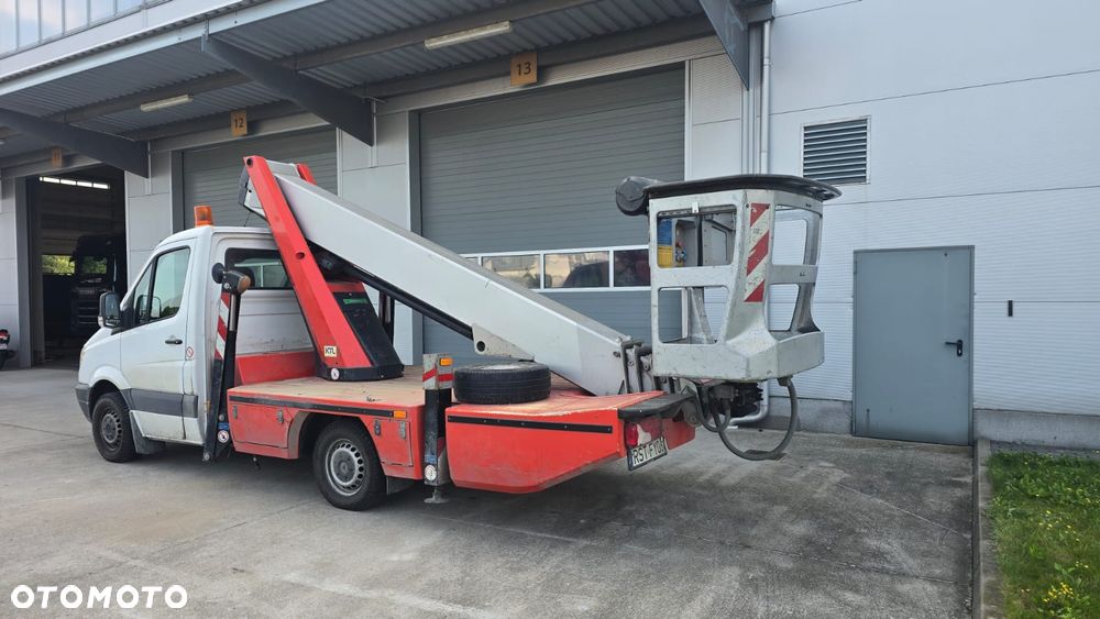 Mercedes-Benz Sprinter - 4