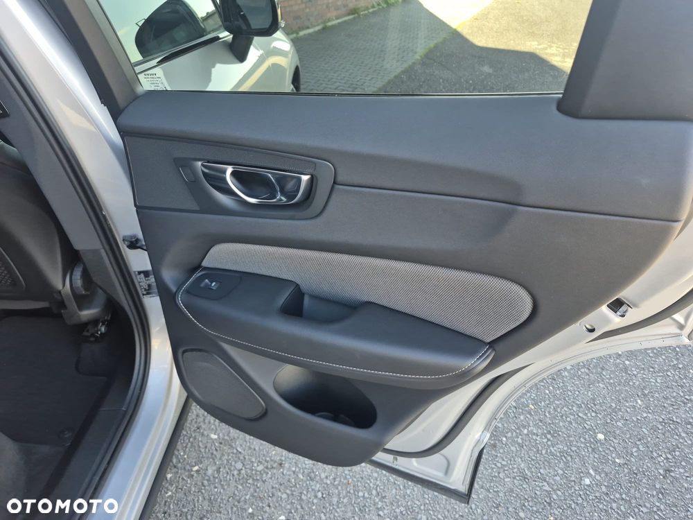 Volvo XC 60 B4 D Geartronic RDesign - 29