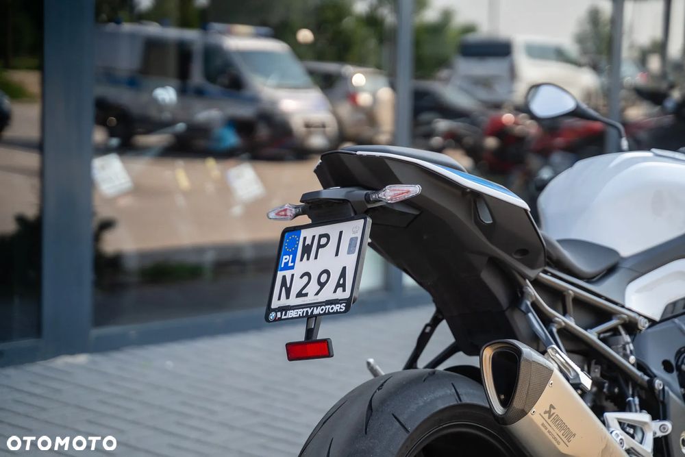 BMW S - 7