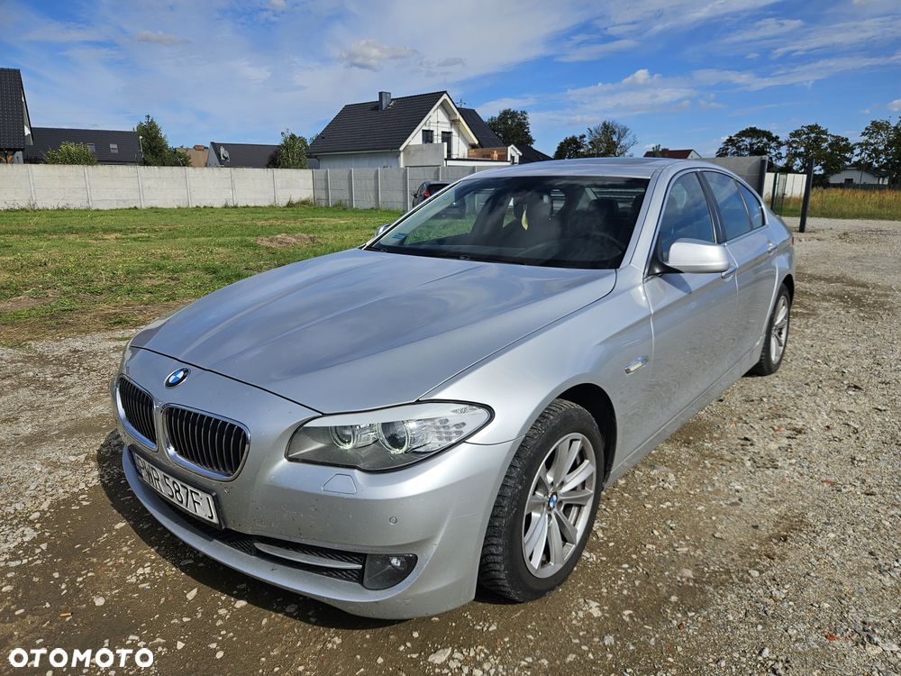 BMW Seria 5 528i xDrive Luxury Line - 2