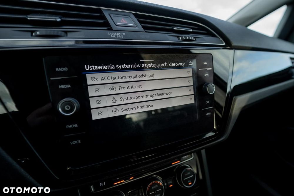 Volkswagen Touran 2.0 TDI SCR (BlueMotion Technology) DSG Comfortline - 35