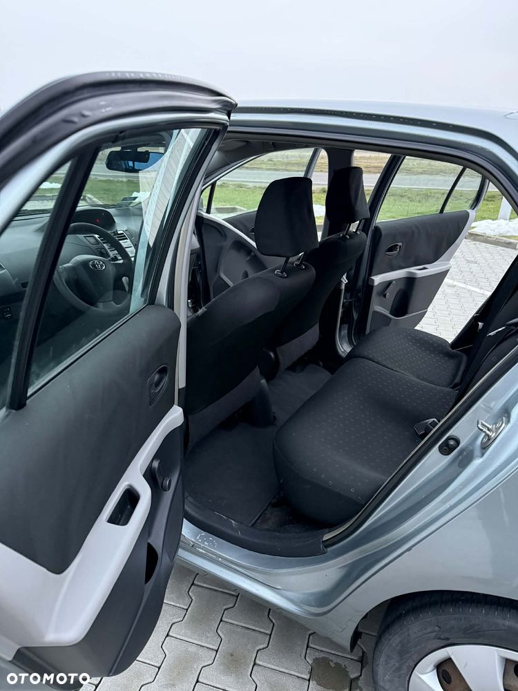 Toyota Yaris 1.3 - 15