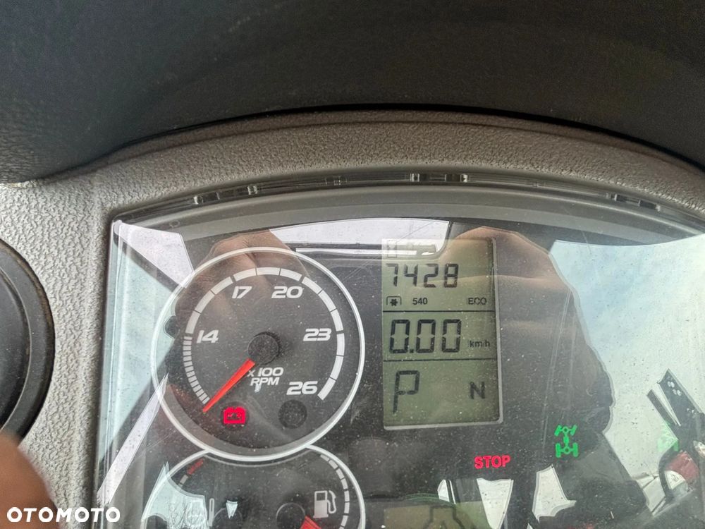 Claas AXION 810 - 12