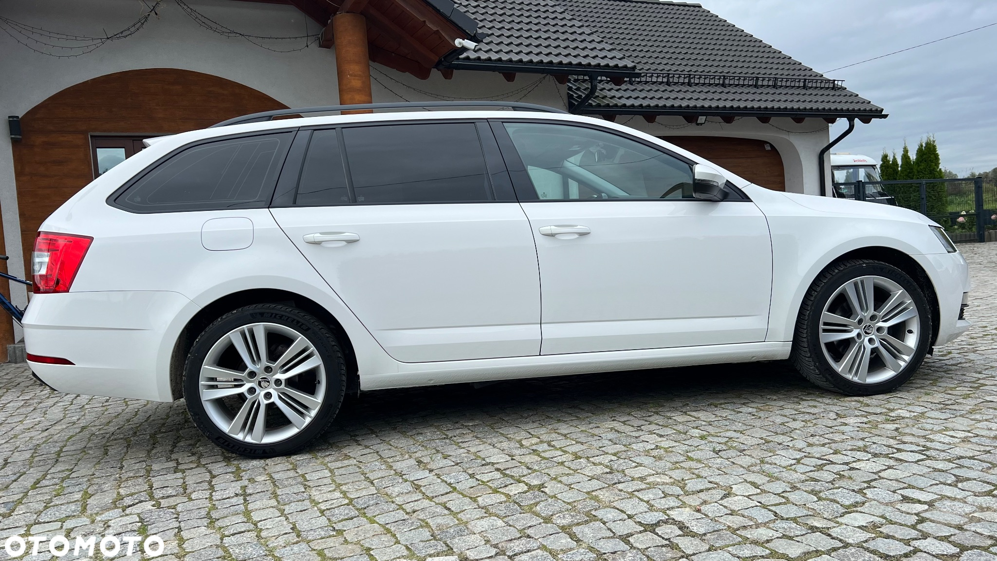 Skoda Octavia 2.0 TDI DSG Sport Edition - 4