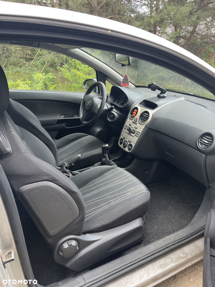 Opel Corsa - 8