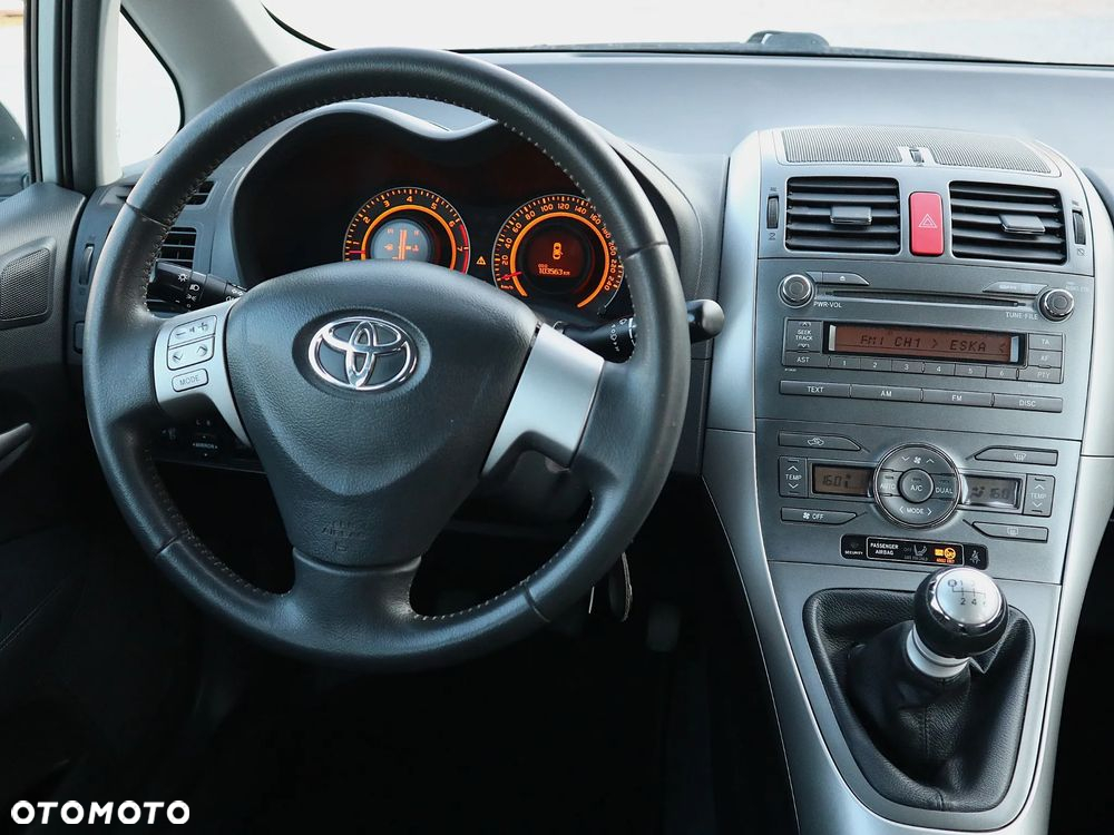 Toyota Auris 1.33 VVT-i Terra Start - 11