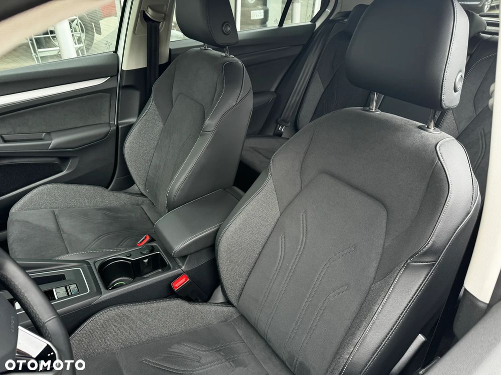 Volkswagen Golf 1.5 TSI EHybrid PHEV 150kW Life Plus DSG - 13