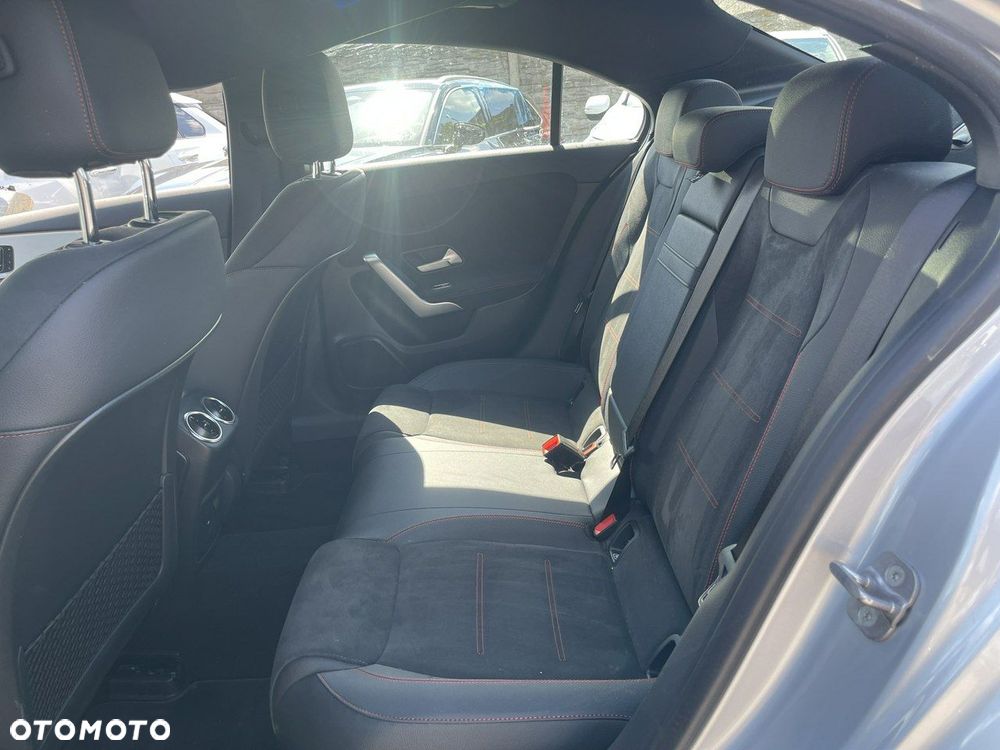 Mercedes-Benz Klasa A 250 4Matic 7G-DCT AMG Line - 12