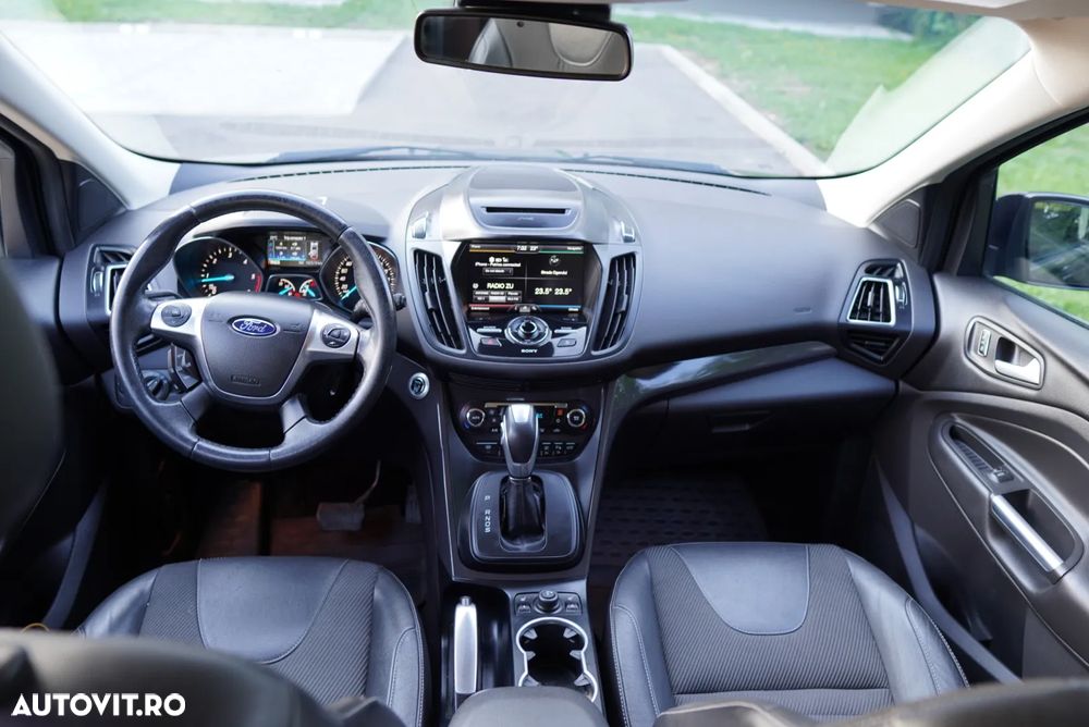 Ford Kuga 2.0 TDCi Powershift 4WD Titanium - 11