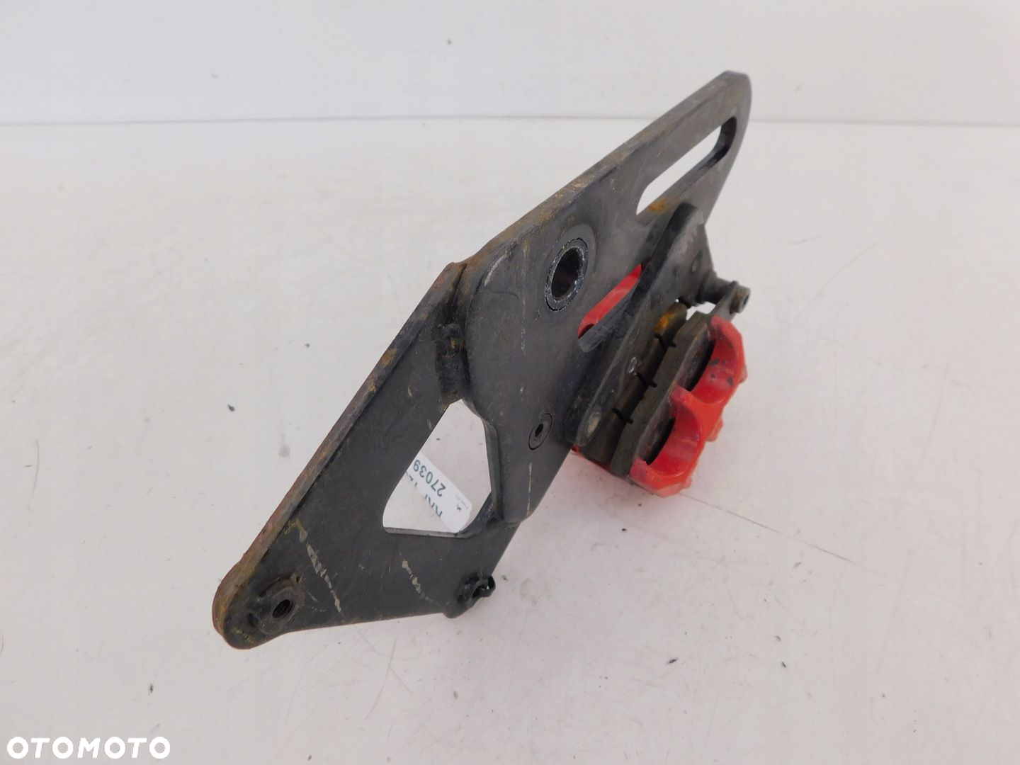 KEEWAY RKF 125 ZACISK HAMULCA TYŁ - 4