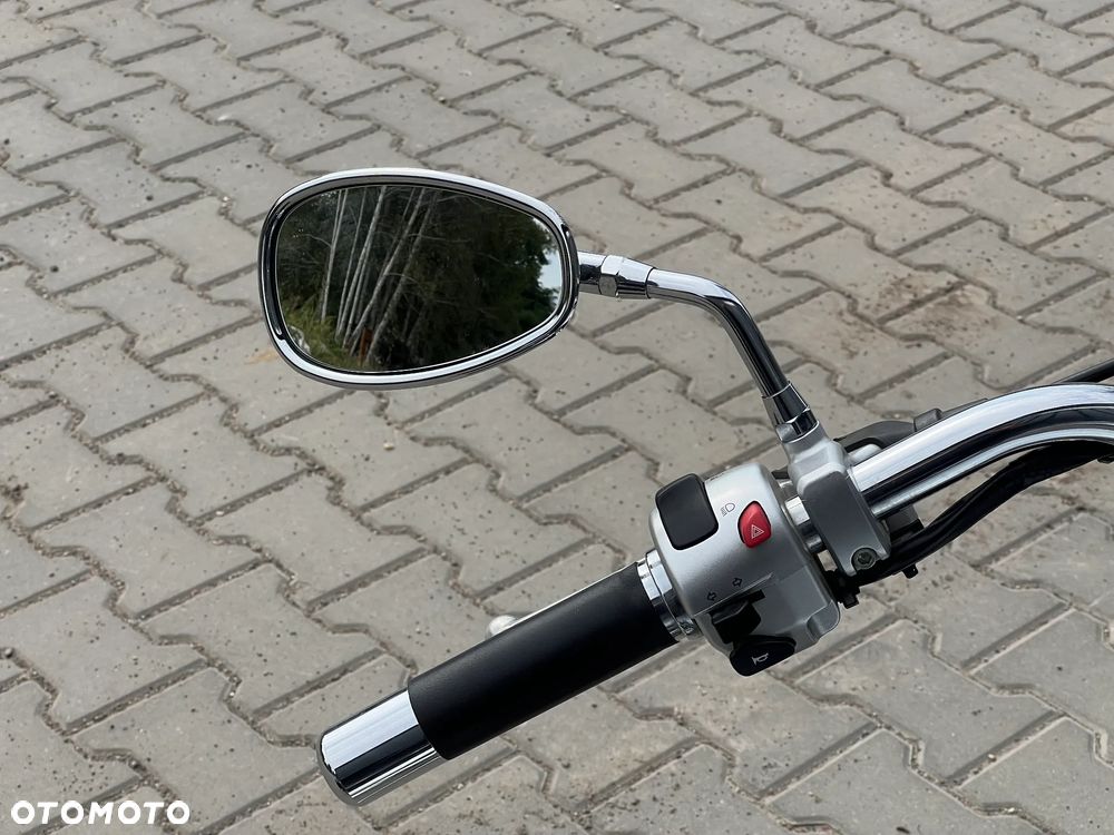 Suzuki VL 800 Volusia - Boulevard C50 - 12