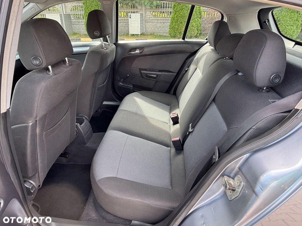 Opel Astra 1.4 Elegance - 26
