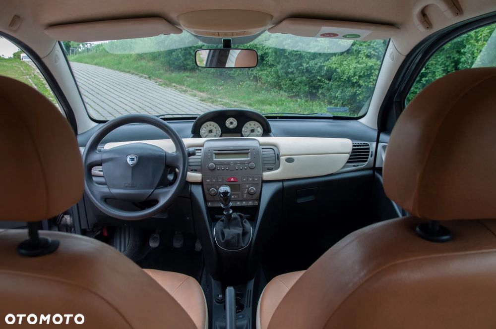 Lancia Ypsilon 1.2 16v Class - 14