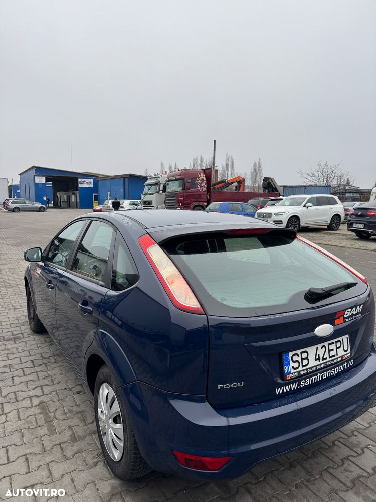 Ford Focus 1.4i Ambiente - 2
