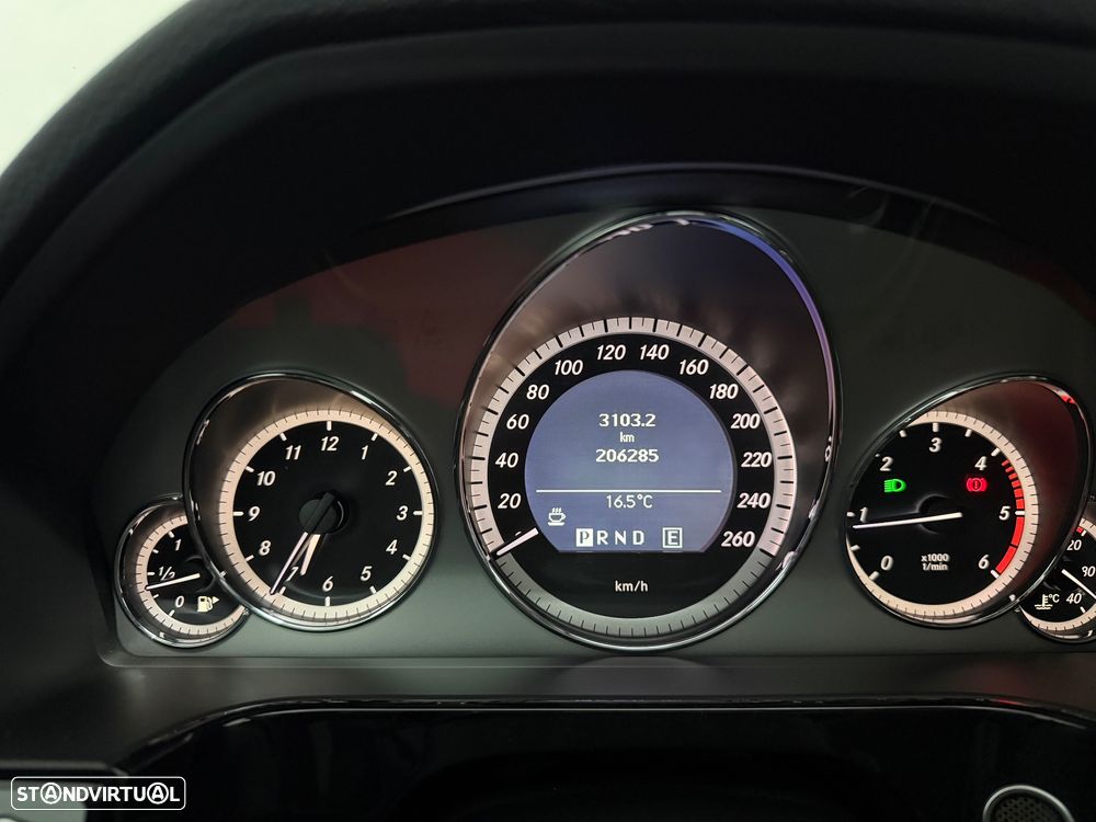Mercedes-Benz E 250 CDI Avantgarde BlueEfficiency Auto. - 21