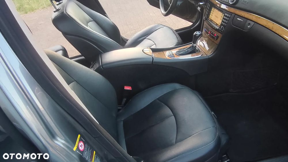 Mercedes-Benz Klasa E 320 CDI 7G-TRONIC Avantgarde BusinessEDITION - 32