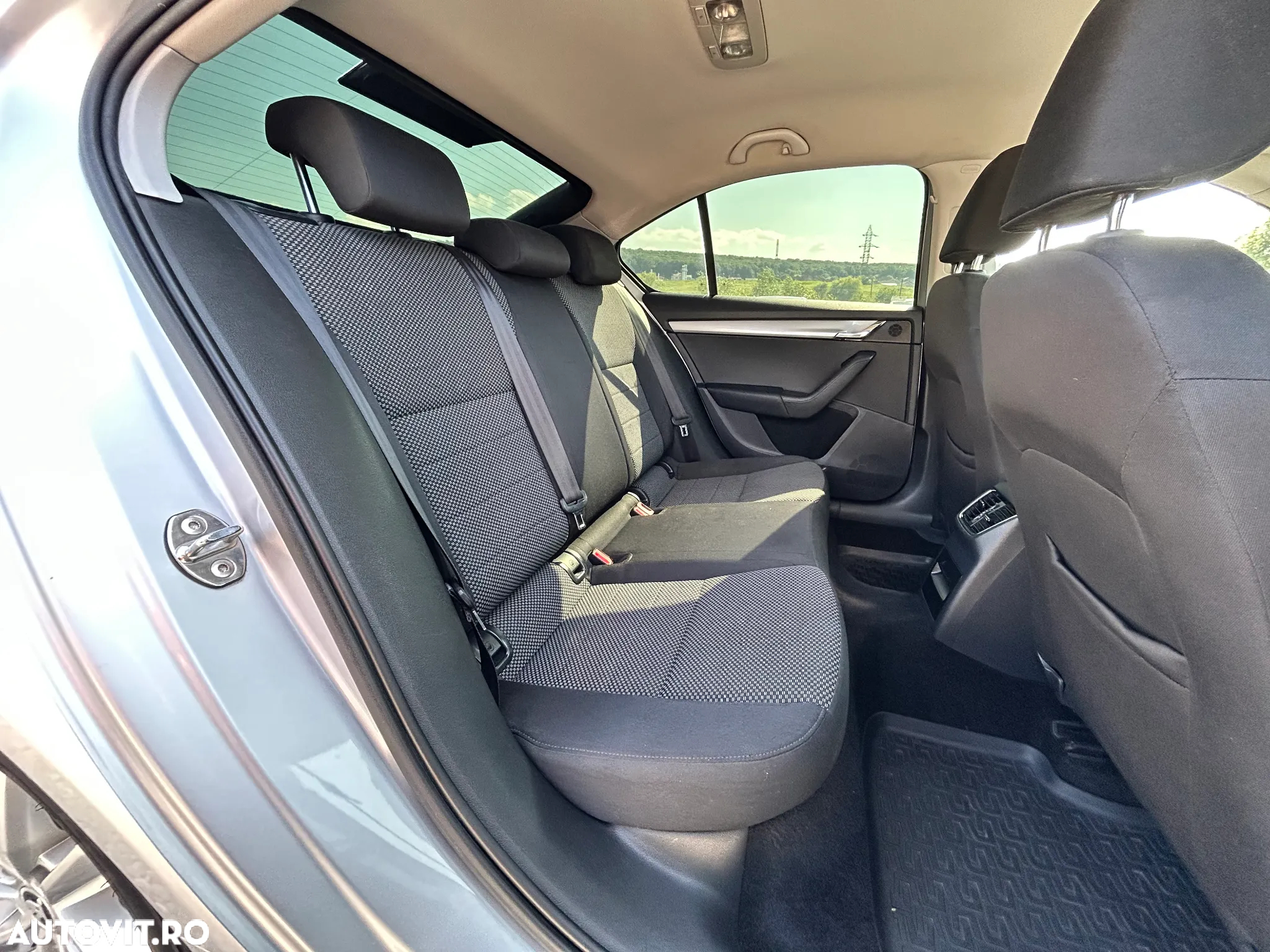 Skoda Octavia 1.6 TDI AMBITION - 17