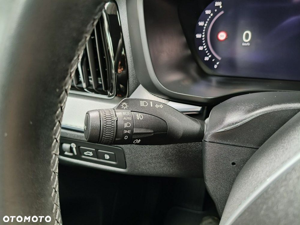 Volvo XC 60 T6 AWD Plug-In Hybrid R-Design - 25