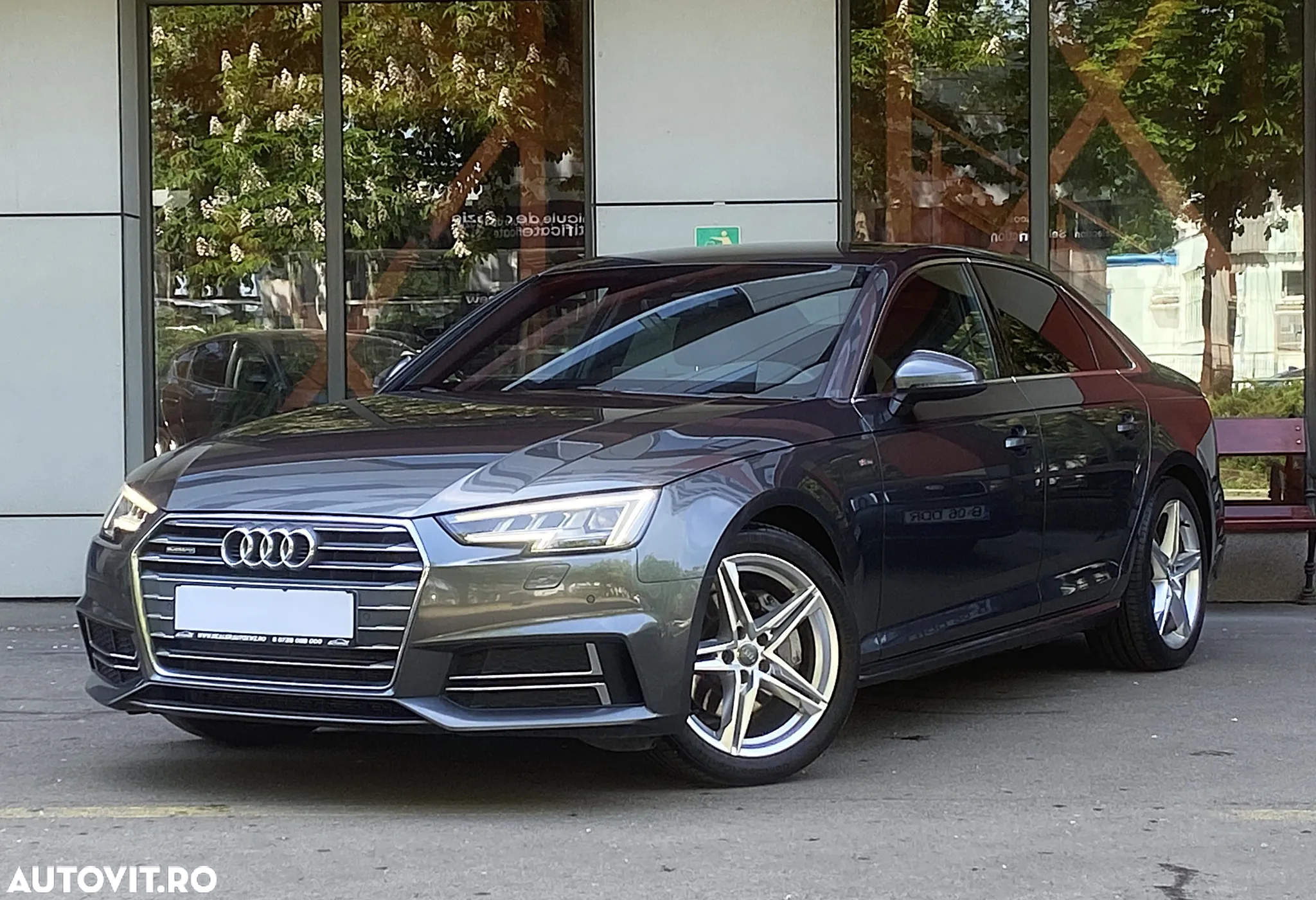 Audi A4 2.0 TDI DPF clean diesel quattro S tronic S line Sportpaket - 3