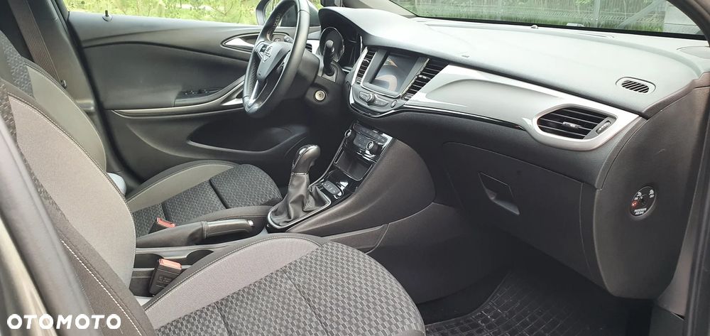 Opel Astra 1.2 T GS Line S&S - 11