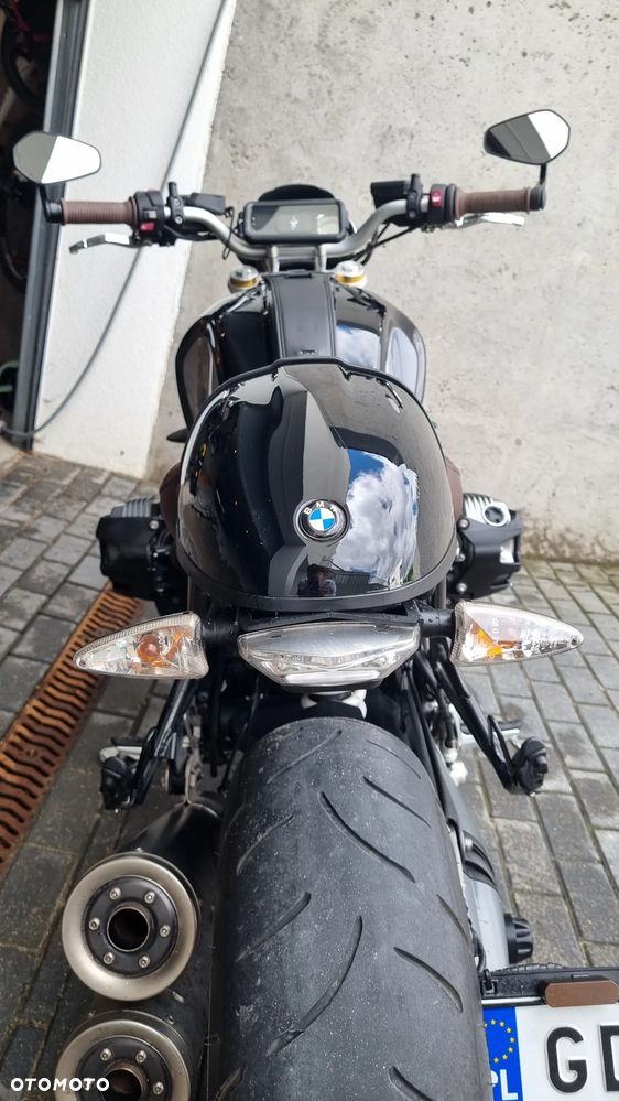 BMW R - 8
